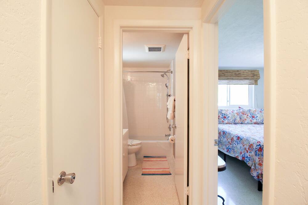 Photo of Bathroom in Gulf Gate Estates