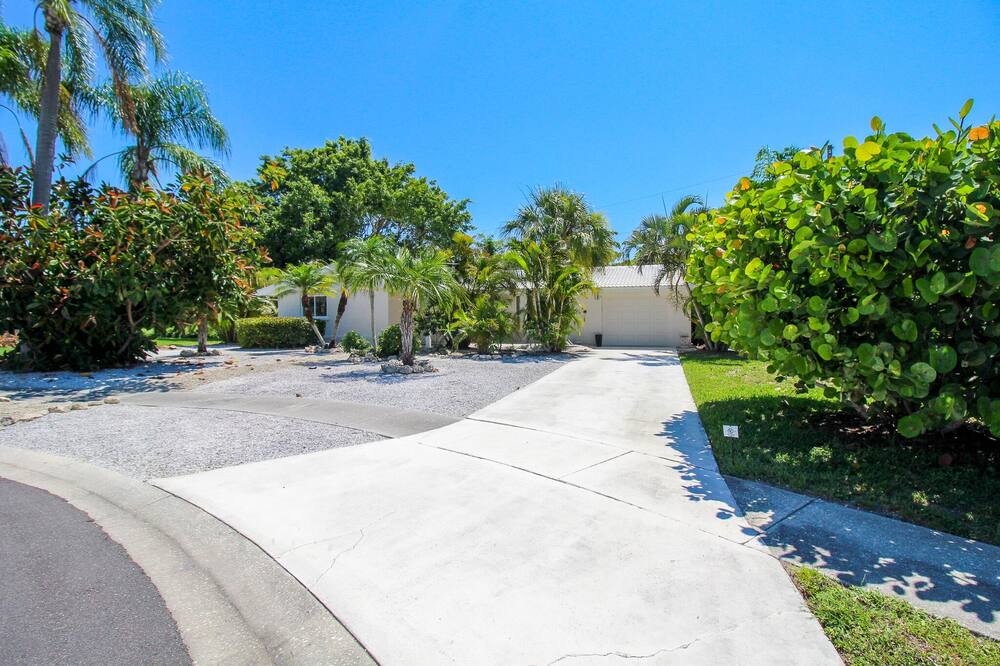 Photo of Others in Gulf Gate Estates