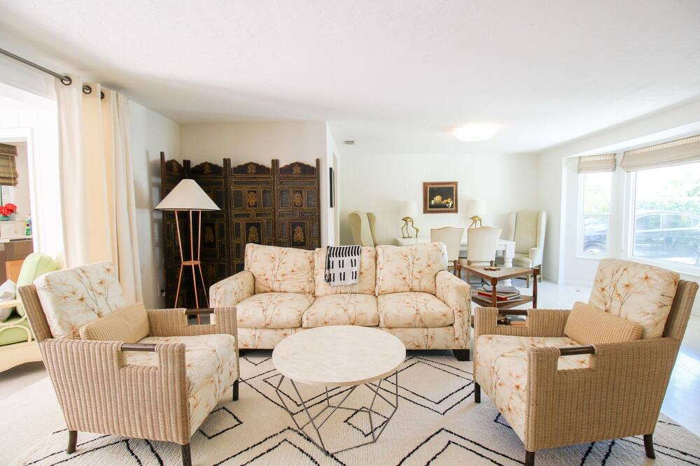 Photo of Others in Gulf Gate Estates