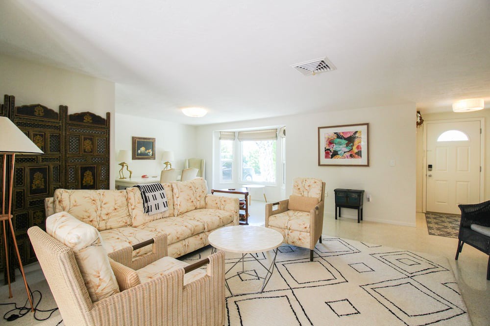 Photo of Others in Gulf Gate Estates