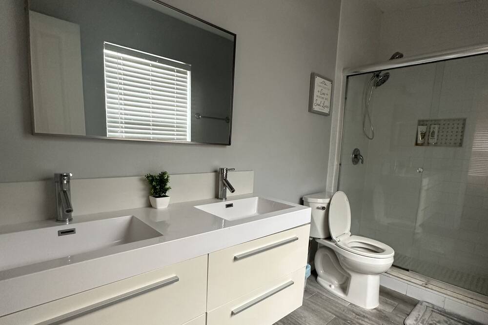 Photo of Bathroom in Citrus Park