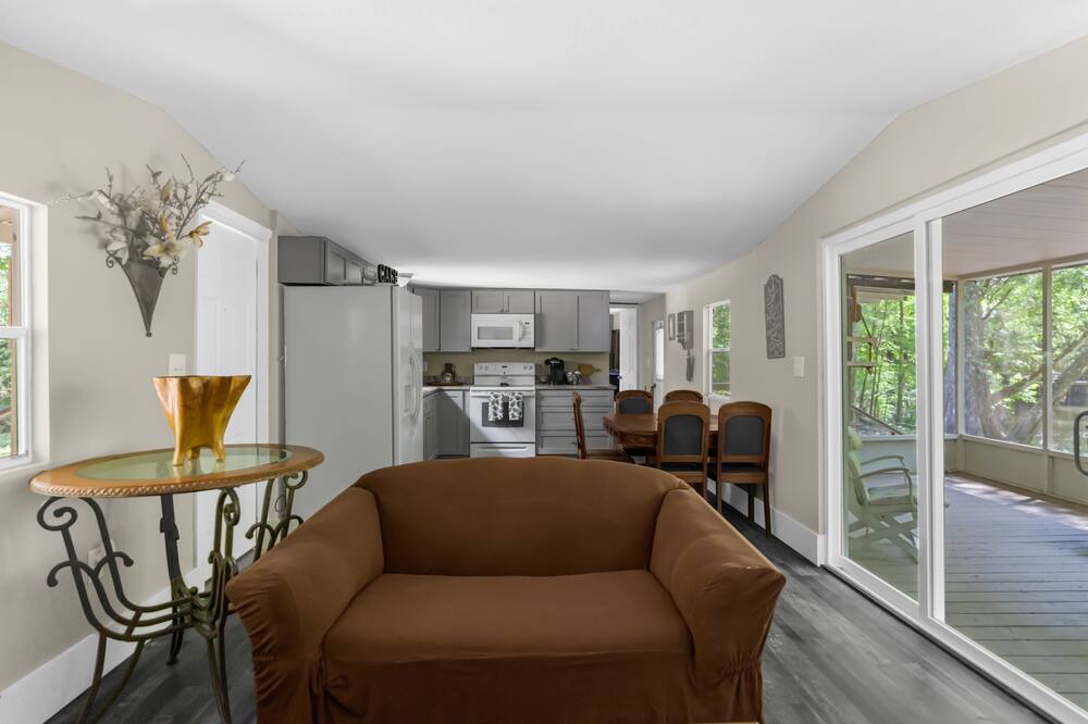 Photo of Livingroom in Nobleton