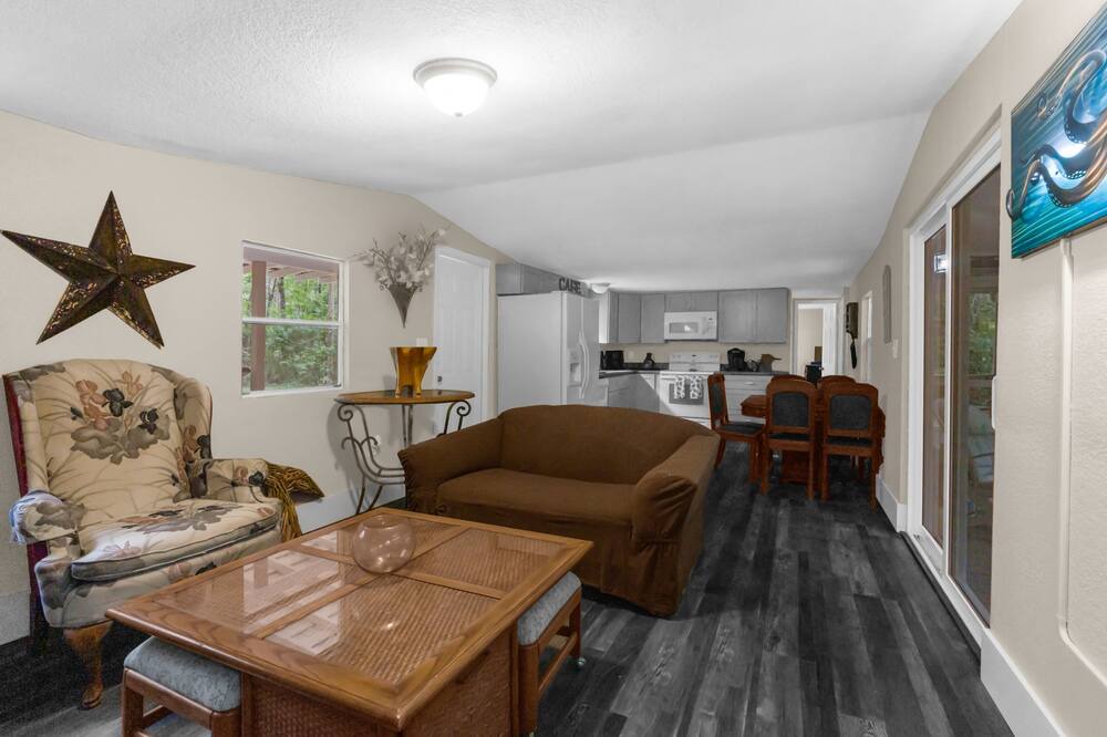 Photo of Livingroom in Nobleton