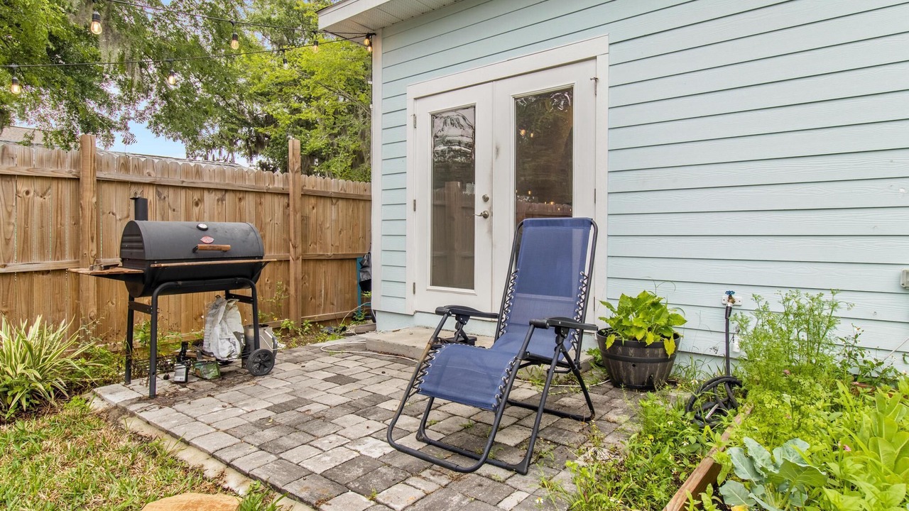Photo of Outdoor in Pleasant Street