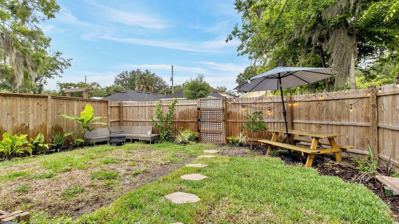 Photo of Outdoor in Pleasant Street