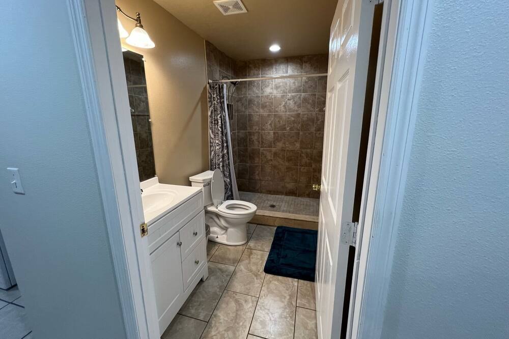 Photo of Bathroom in Sulphur Springs