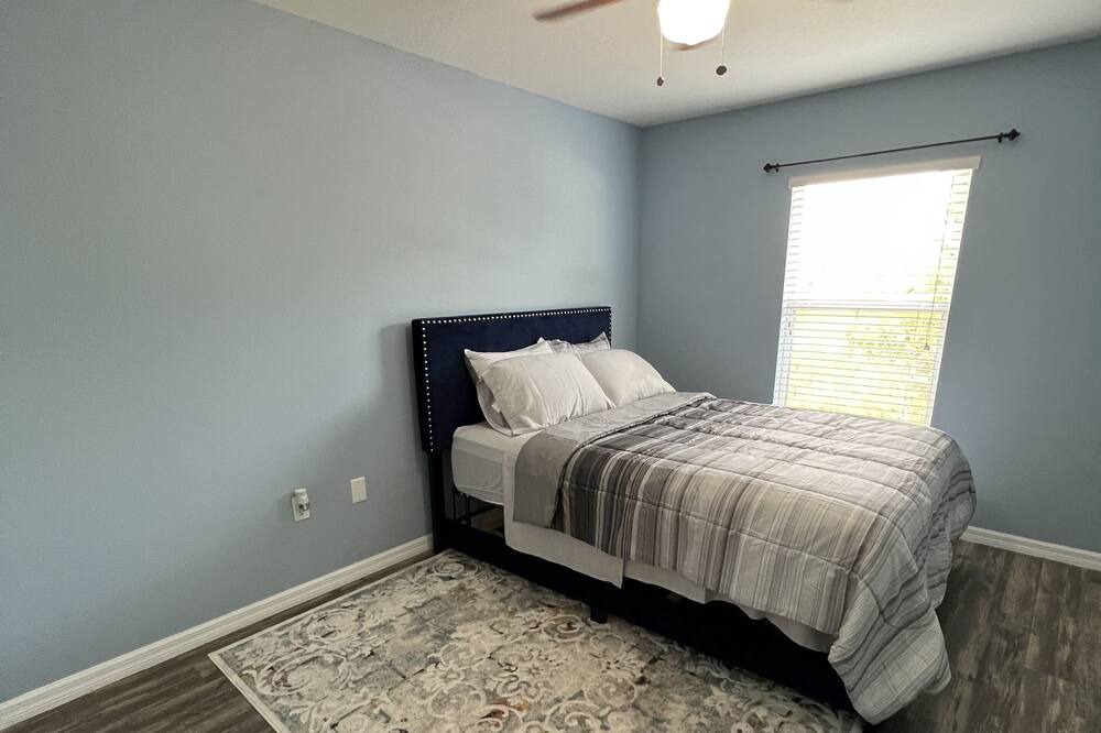 Photo of Bedroom in Suncoast Meadows