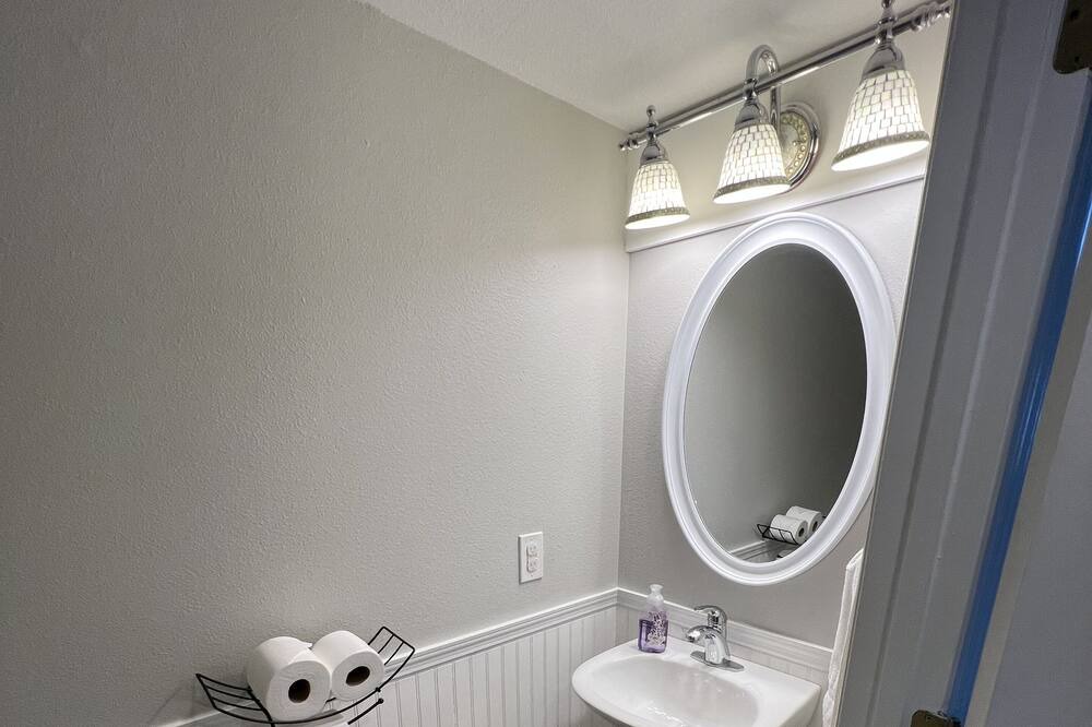 Photo of Bathroom in Suncoast Meadows