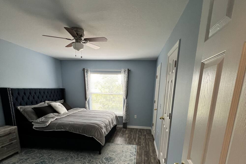 Photo of Bedroom in Suncoast Meadows