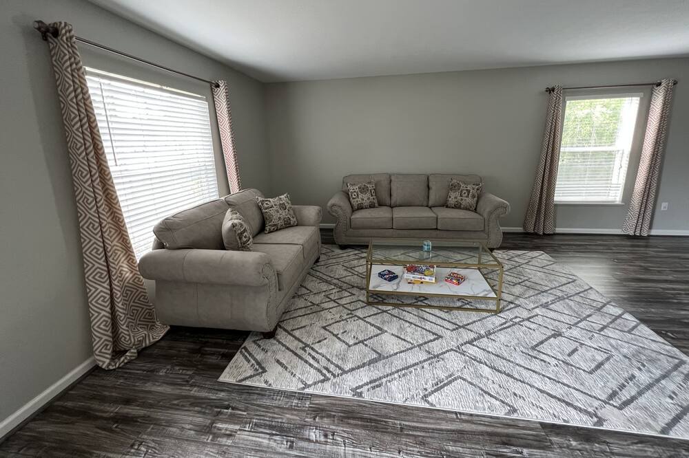 Photo of Livingroom in Suncoast Meadows