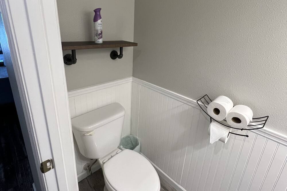 Photo of Bathroom in Suncoast Meadows
