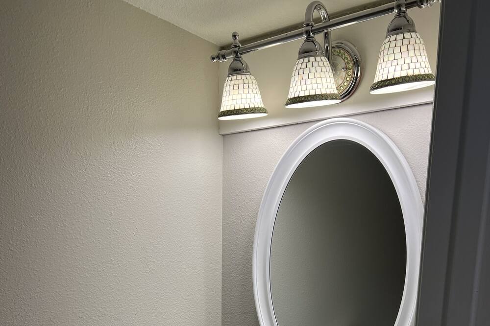 Photo of Bathroom in Suncoast Meadows