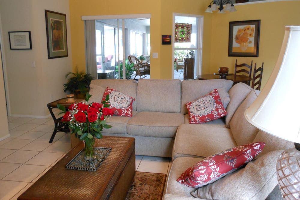Photo of Livingroom in Palmetto