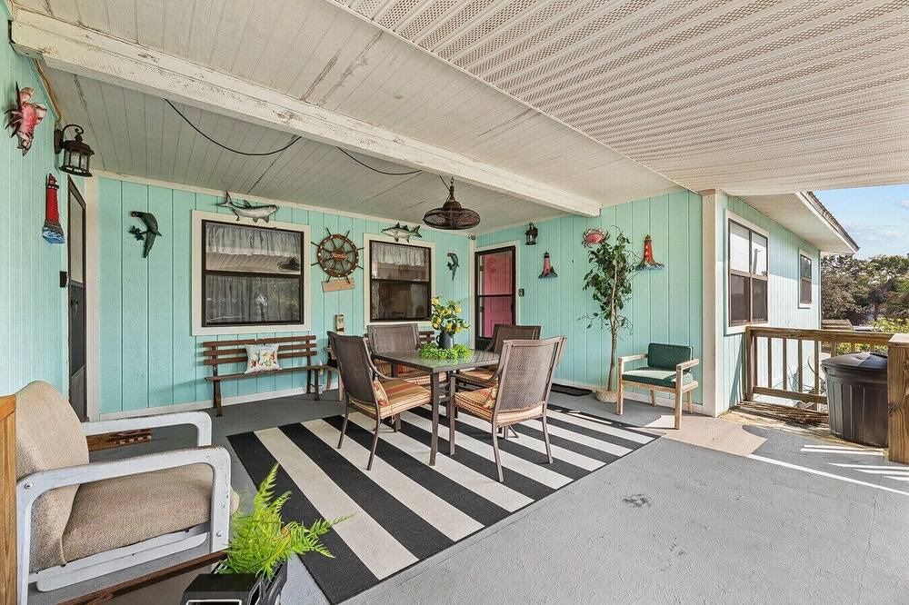 Photo of Patio Balcony in Horseshoe Beach