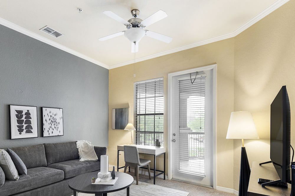 Photo of Livingroom in Wesley Chapel