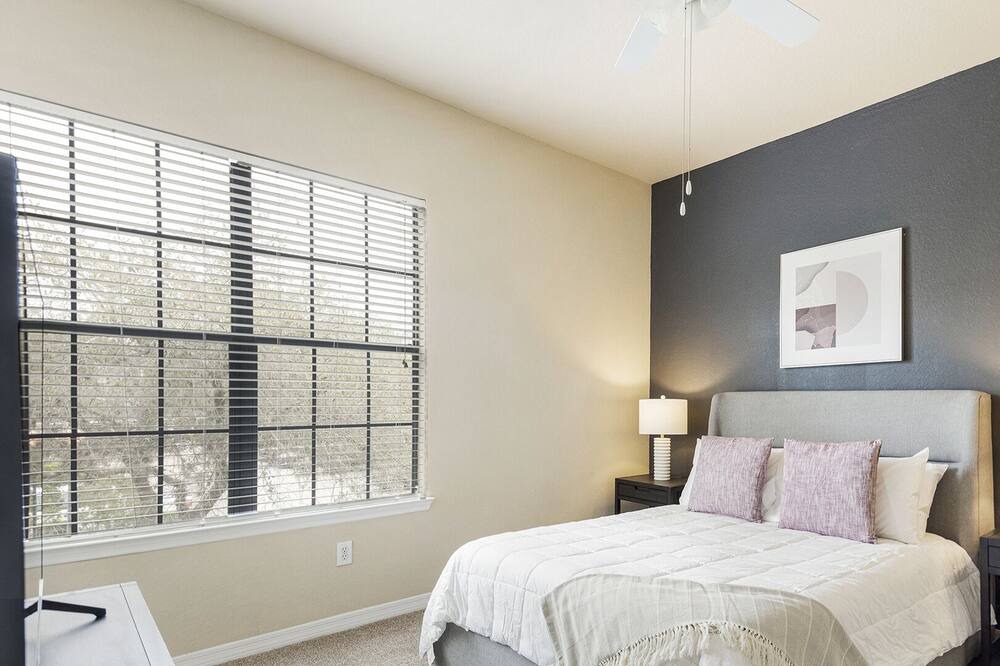 Photo of Bedroom in Wesley Chapel