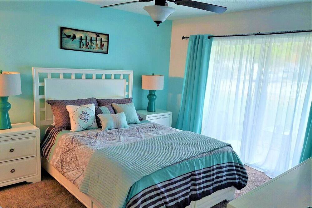 Photo of Bedroom in Tavares