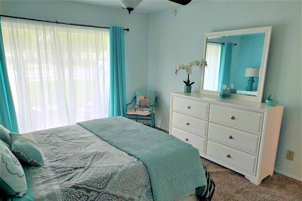 Photo of Bedroom in Tavares