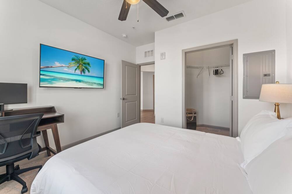 Photo of Bedroom in Deerwood