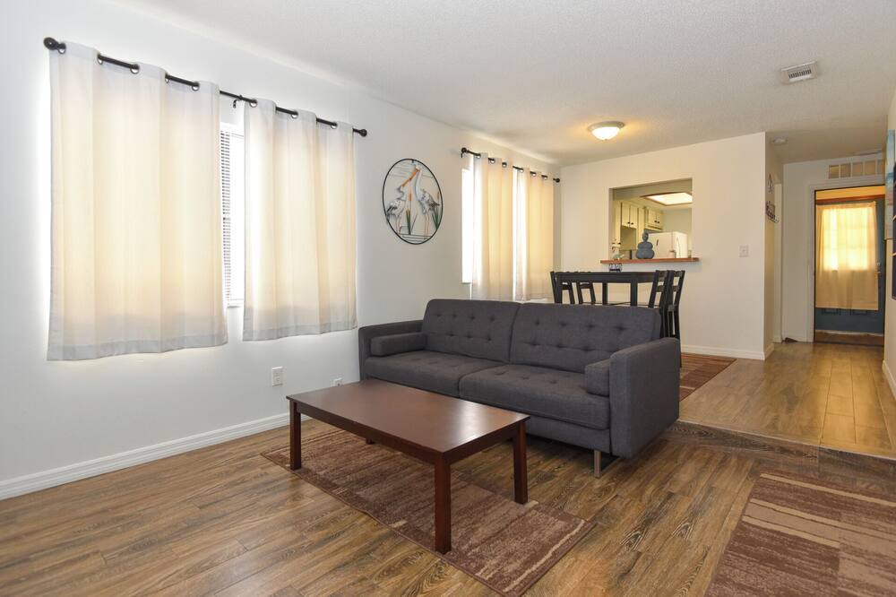 Photo of Livingroom in South Daytona
