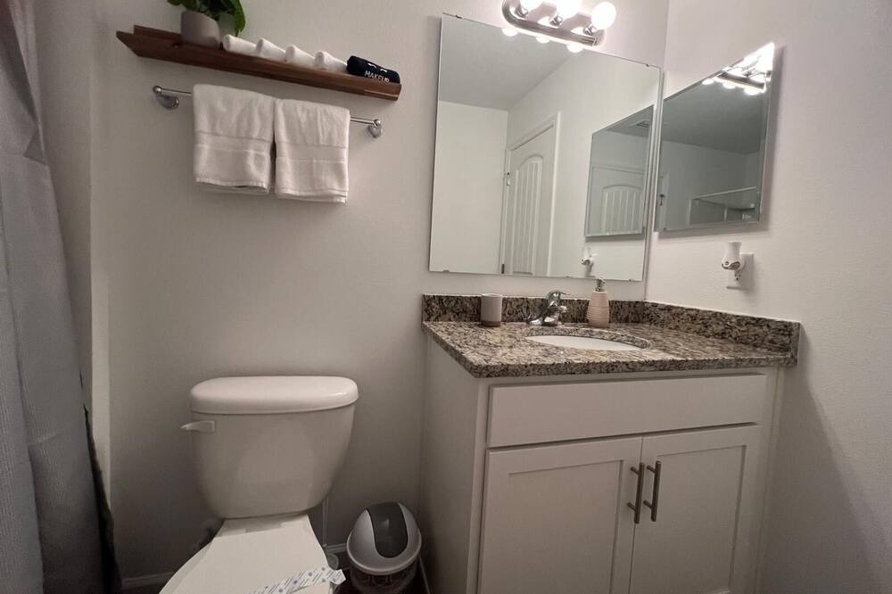 Photo of Bathroom in Poinciana