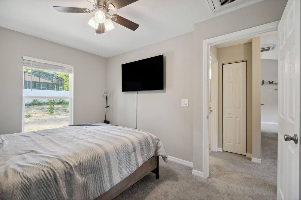 Photo of Bedroom in Candler