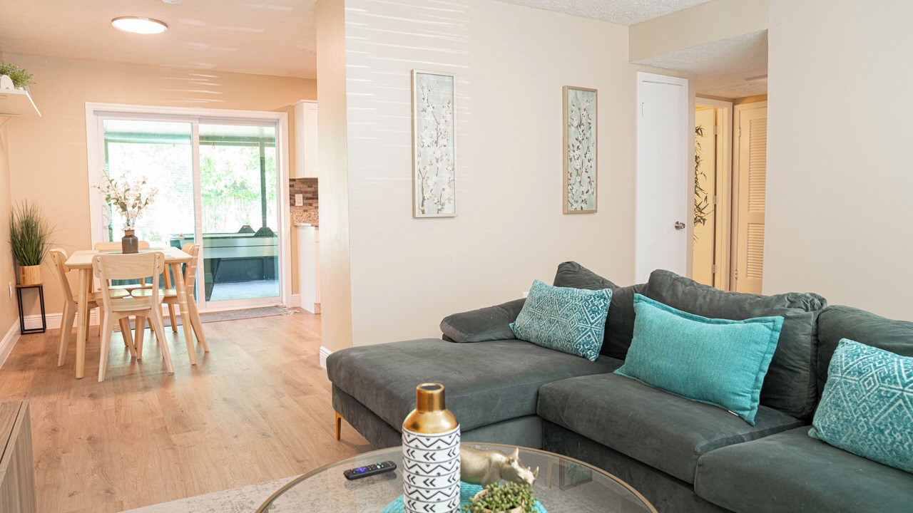 Photo of Livingroom in Forest Hills