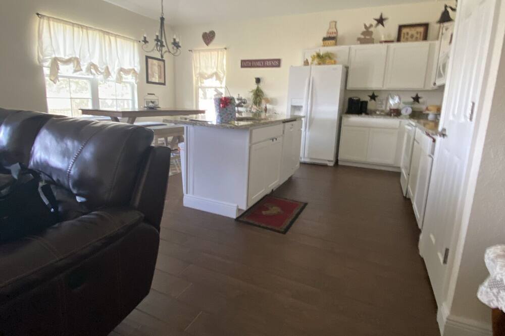 Photo of Livingroom in Groveland