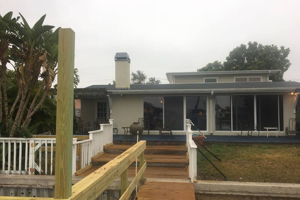 Photo of Outdoor in Capri Isle