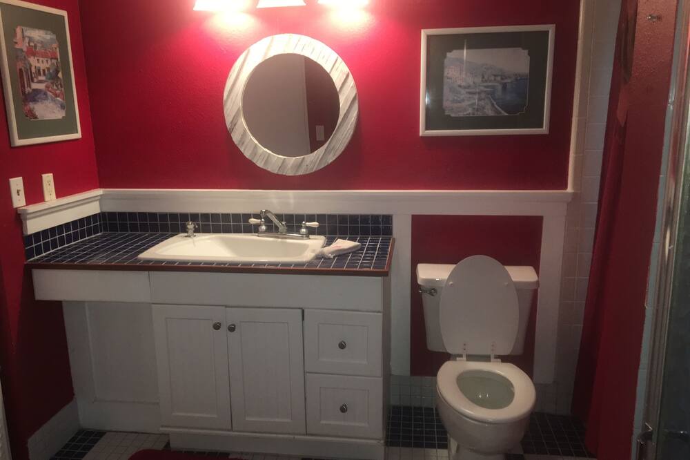 Photo of Bathroom in Capri Isle