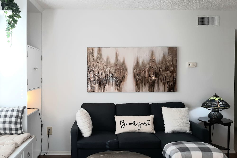 Photo of Livingroom in Silver Springs Shores