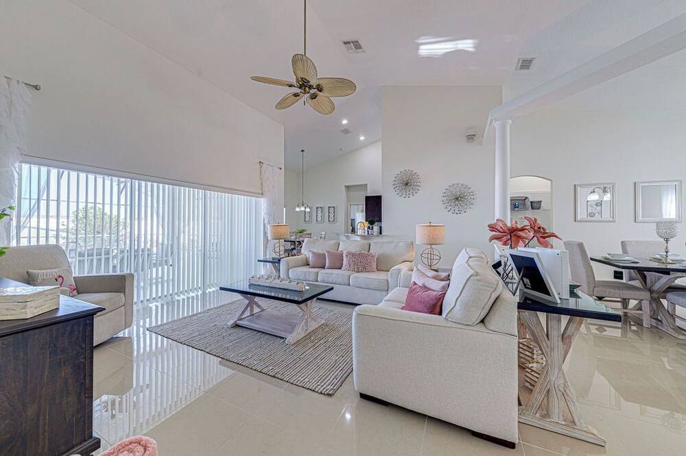 Photo of Livingroom in West Haven
