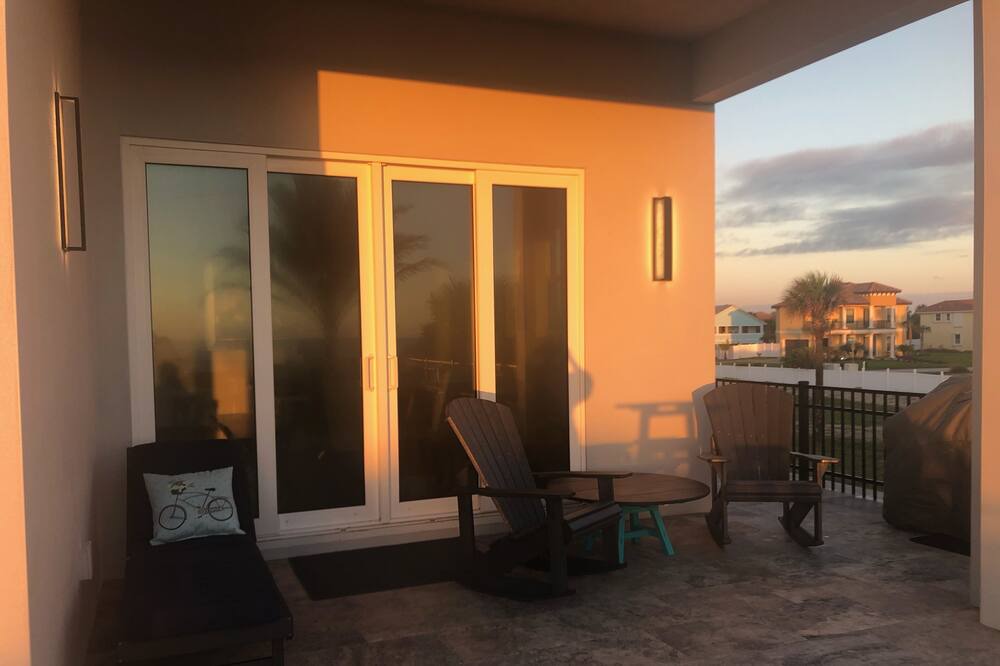 Photo of Patio Balcony in Ormond Beach Plaza