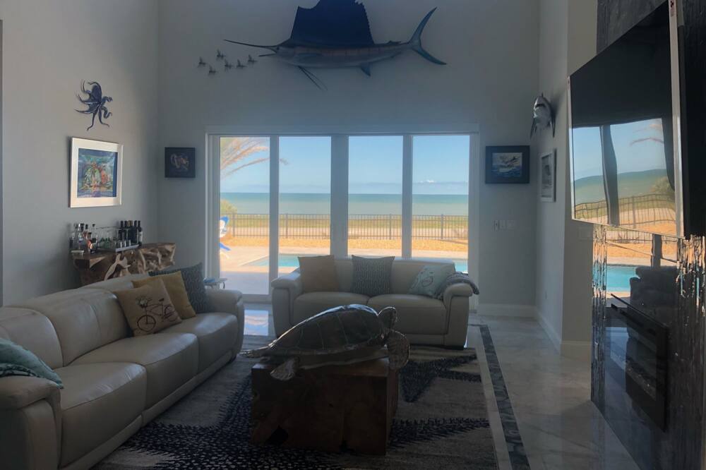 Photo of Livingroom in Ormond Beach Plaza