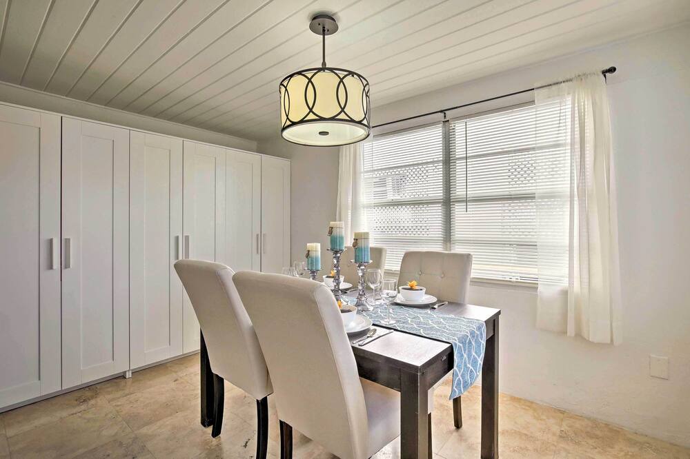Photo of Livingroom in Davis Islands