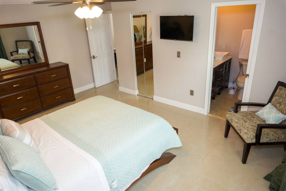 Photo of Bedroom in Egypt Lake-Leto