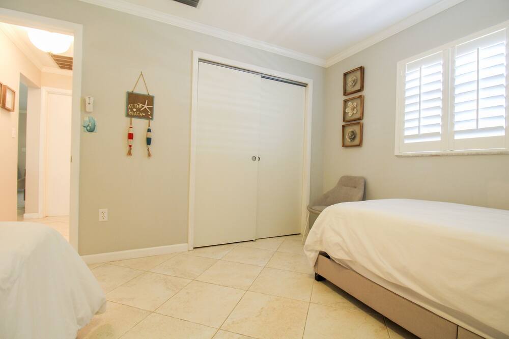 Photo of Others in Gulf Gate Estates