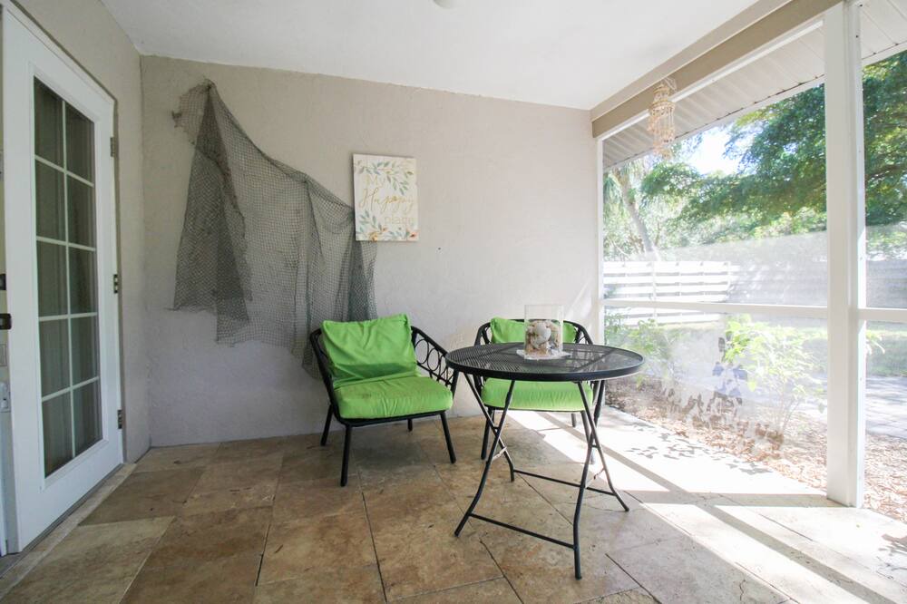 Photo of Outdoor in Gulf Gate Estates
