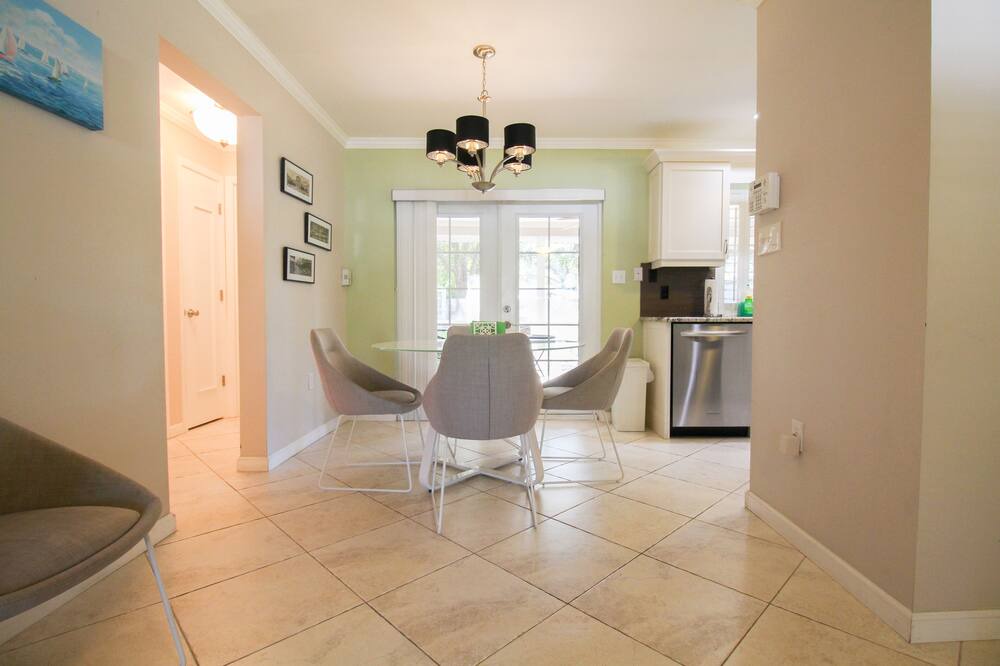 Photo of Others in Gulf Gate Estates