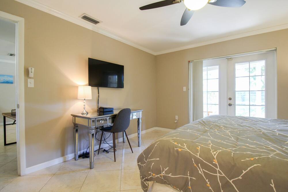 Photo of Others in Gulf Gate Estates