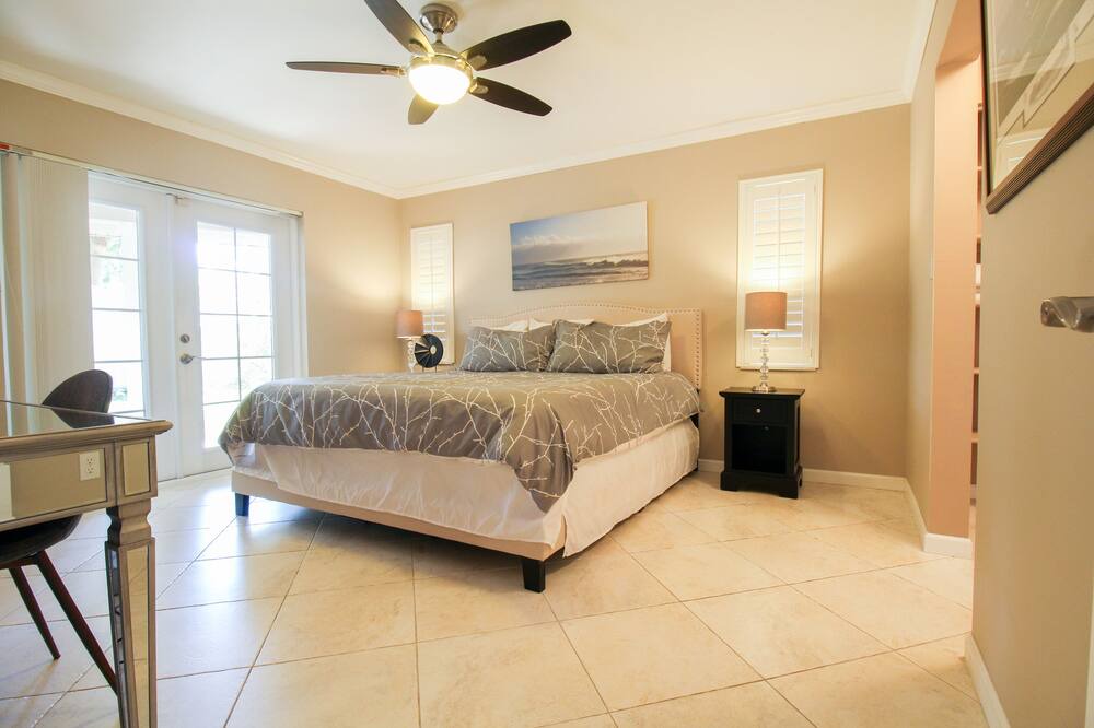 Photo of Others in Gulf Gate Estates