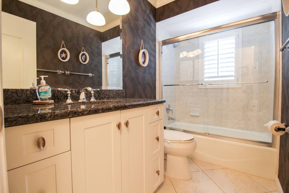Photo of Bathroom in Gulf Gate Estates