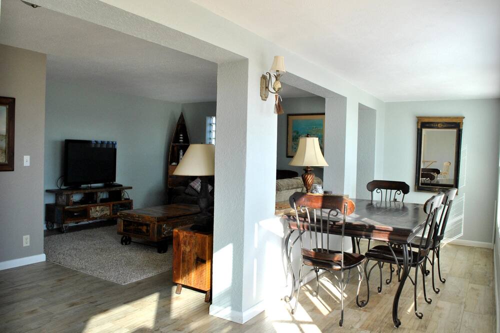 Photo of Livingroom in Ocean Grove Terrace