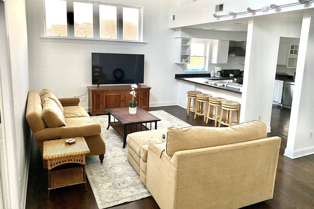Photo of Livingroom in Avon