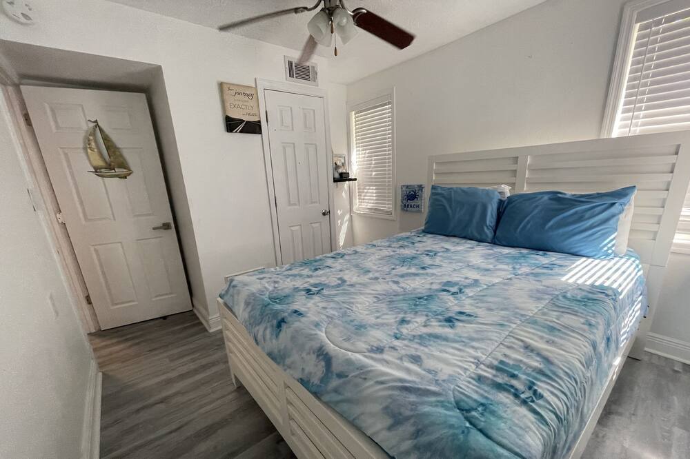 Photo of Bedroom in Madeira Beach