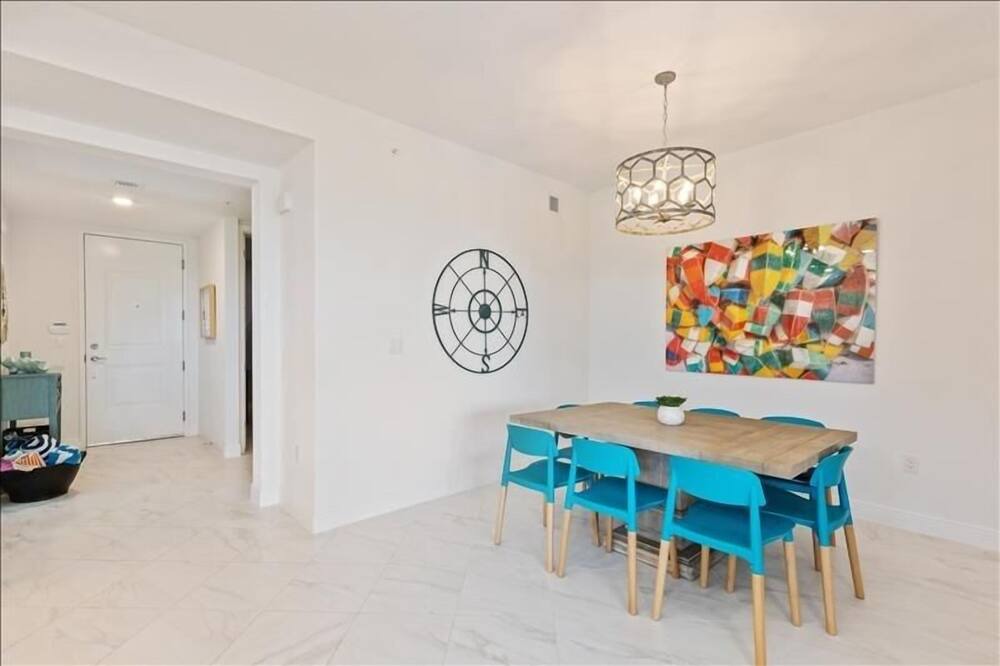 Photo of Livingroom in Whitney Beach