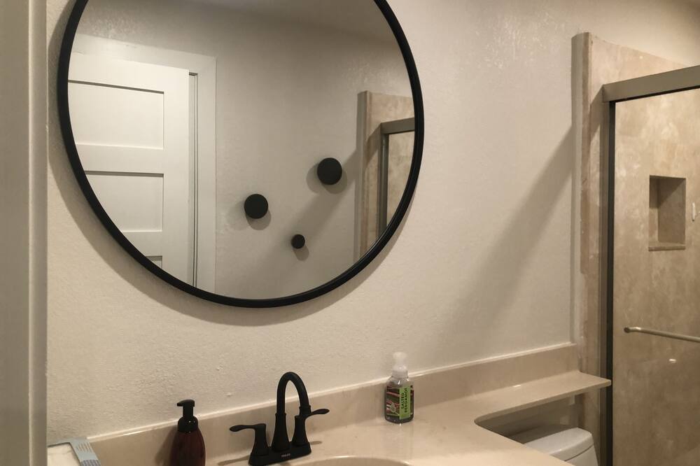 Photo of Bathroom in Wesley Chapel