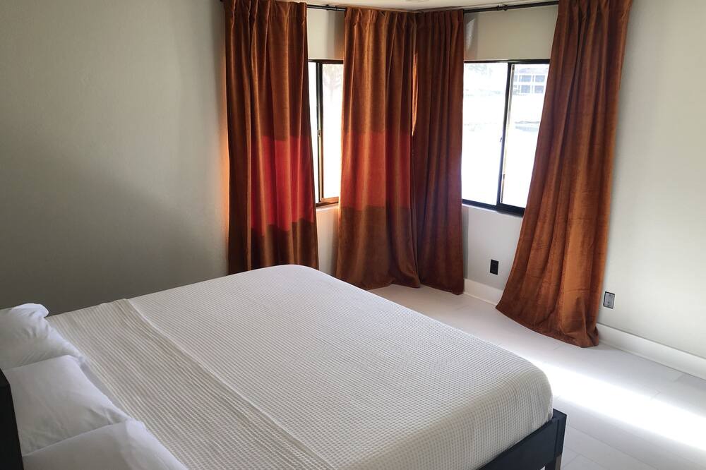 Photo of Bedroom in Wesley Chapel