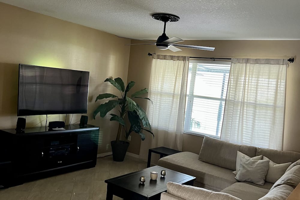 Photo of Livingroom in K-Bar Ranch