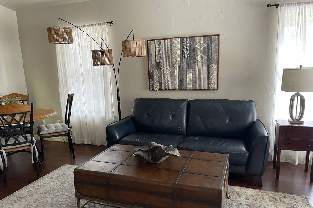 Photo of Livingroom in New Smyrna Beach